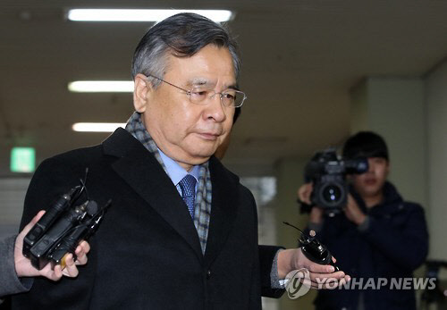 박영수 특별검사가 특검 수사종료일인 28일 오전 서울 강남구 대치동 특검 사무실로 출근하고 있다. (사진=연합)